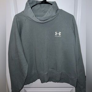 Under Armour green women’s fleece wrap neck pullover in great condition!